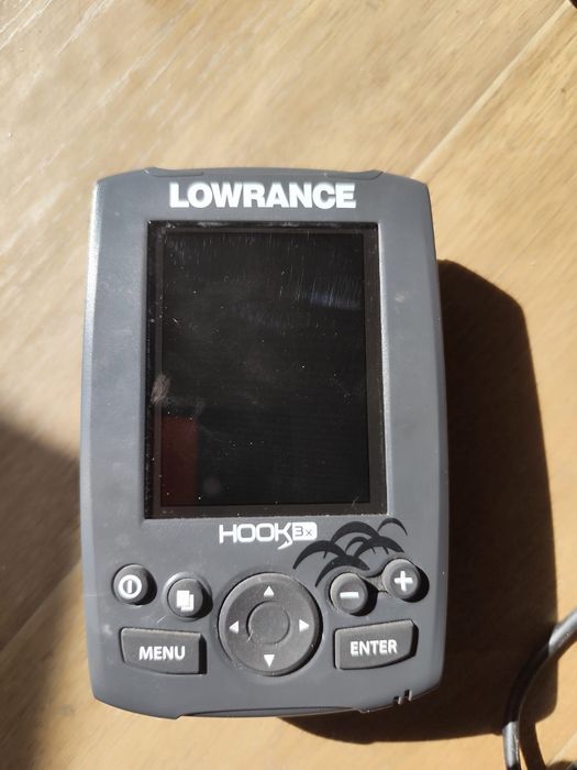 Эхолот Lowrance Hook‑3x с датчиком и креплением
