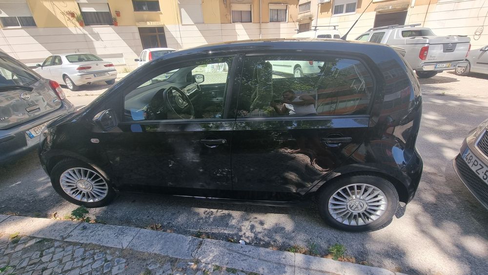 Volkswagen up! 1.0 (2012) em Estado Impecável – Apenas 102.000 km
