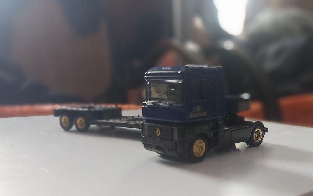 Вантажівка Renault Magnum