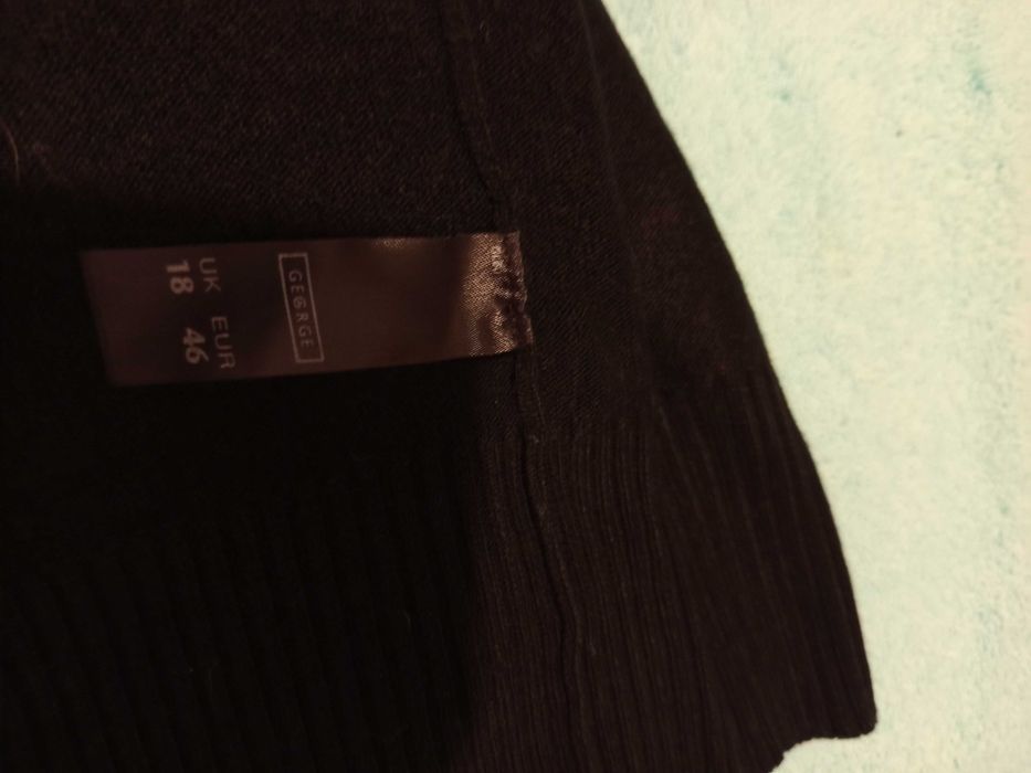 damski sweterek czarny