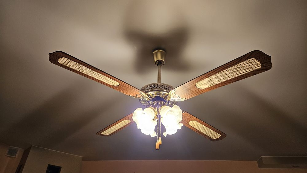 Lampa sufitowa z wiatrakiem retro