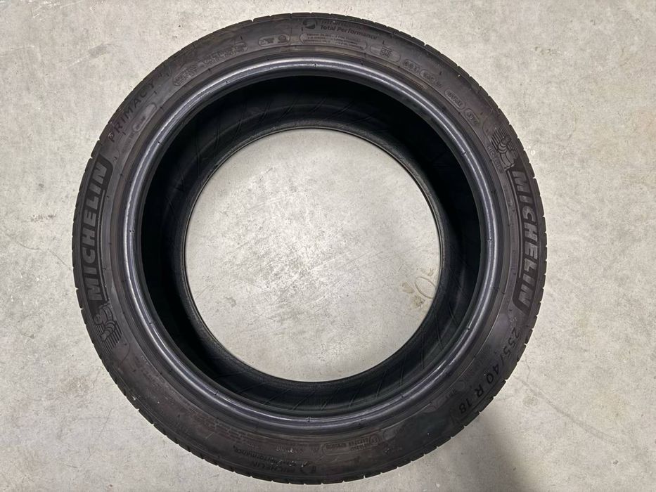 Michelin Primacy 4: 2×225/45 R18 95Y e 2×255/40 R18 99Y