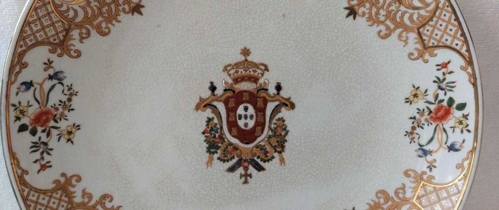 Large 20th-Century Oriental Ceramic Hanging Plate