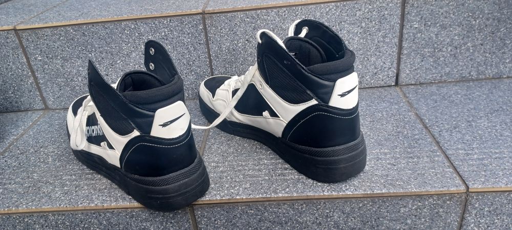 Buty sportowe 46