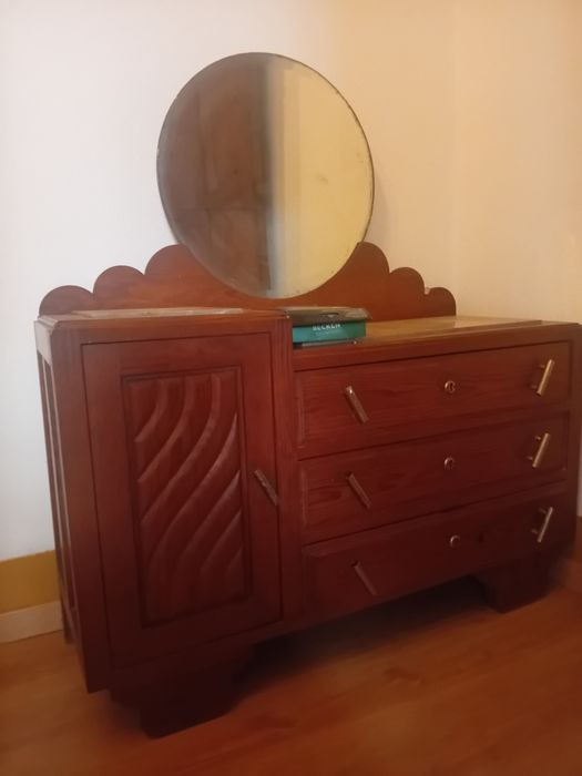 conjunto de quarto em madeira