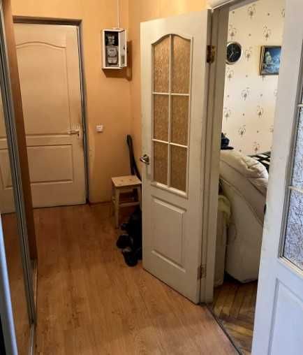 Двухкомнатная, "Сталинка", Севастопольская пл. 58000$.