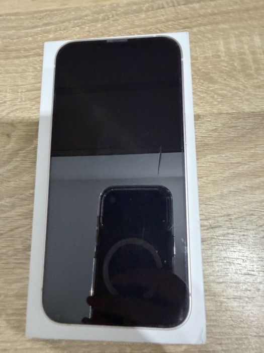 Iphone 13 z oryginalnym kablem