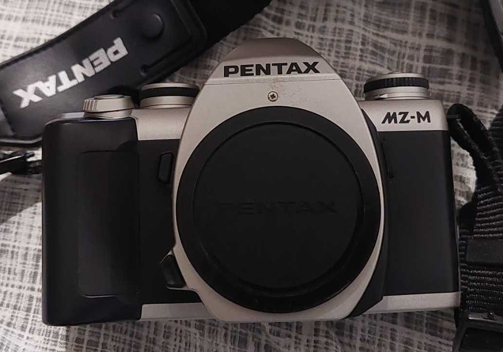 Pentax - Camera com objetivas e mala