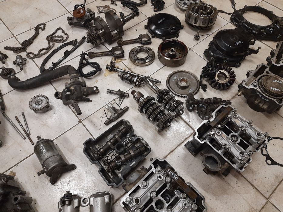 Suzuki SV 650 silnik części 98-02r. Sprzęgło głowica wał magneto kapa