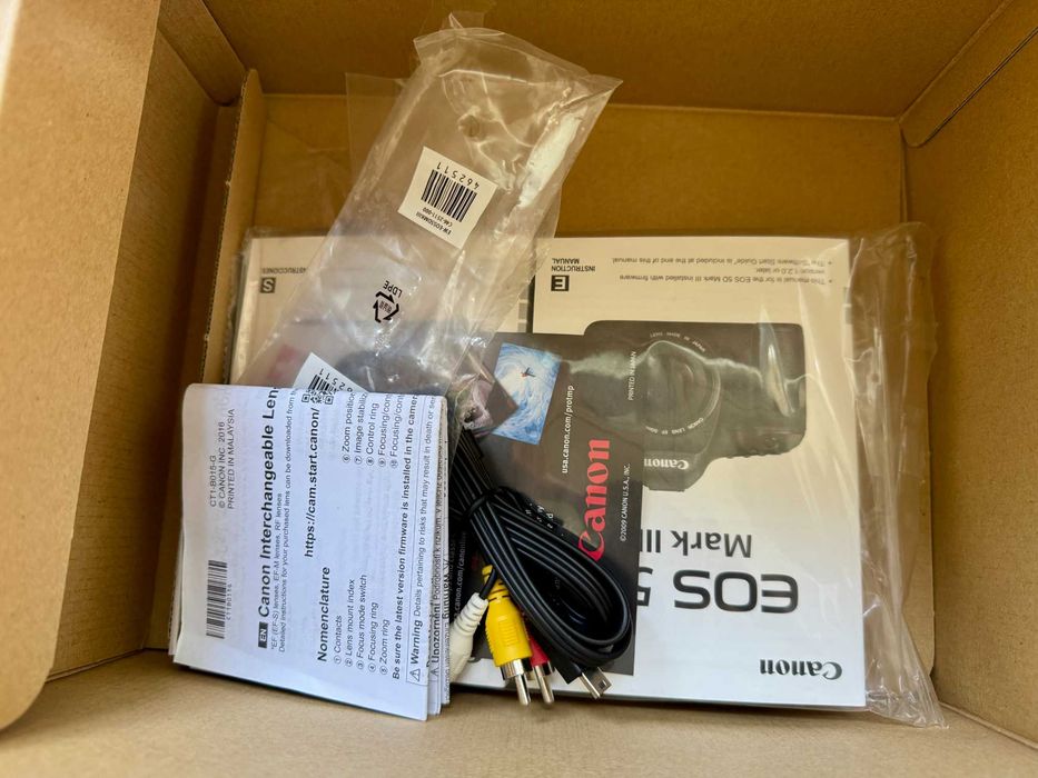 Фотоапарат Canon 5D Mark III + EF 50mm f/1.8 STM | ~270k | комплект