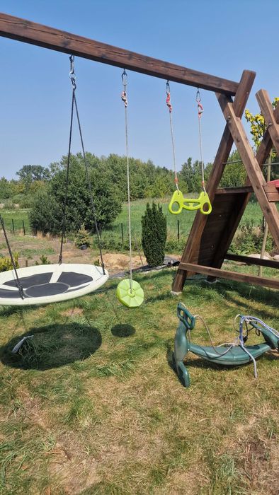 Huśtawka ogrodowa dla dzieci. Plac zabaw