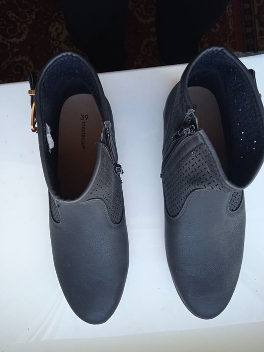 Жіночі черевички. Штучна шкіра.