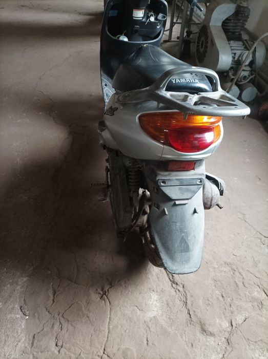 Yamaha grand axis 100