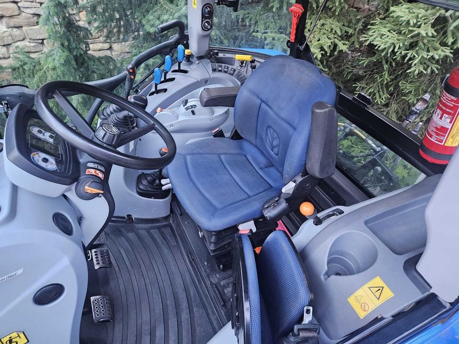 New Holland T5.115 z ladowaczem czolowym, 2700 motogodzin