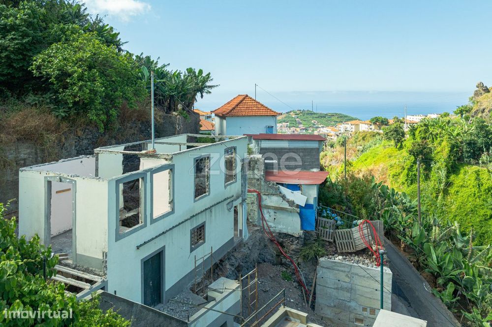 Moradia para recuperar-Camara de Lobos