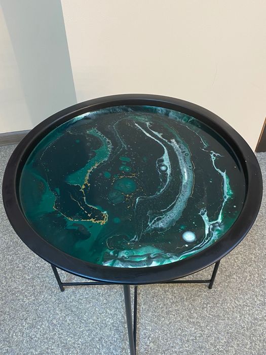 столик із епоксидної смоли