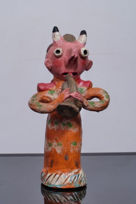 Diabo Músico, escultura da Rosa Ramalho