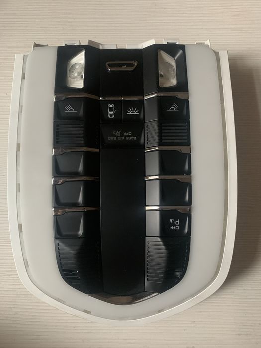 Стельова консоль Porsche