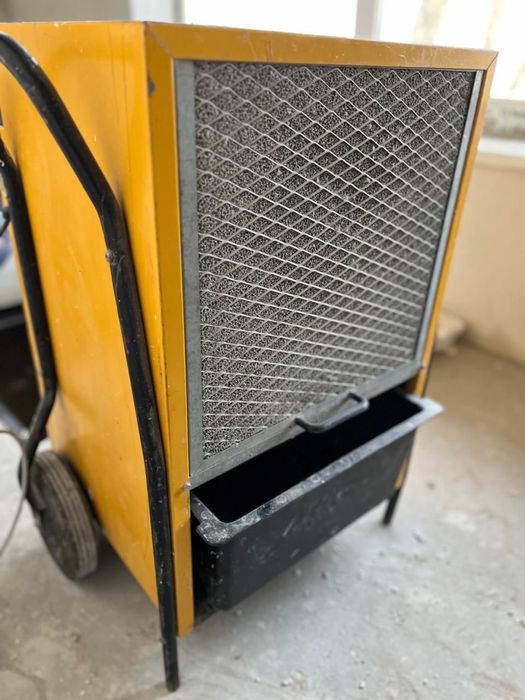 Оренда професійного вологопоглинача осушувача повітря