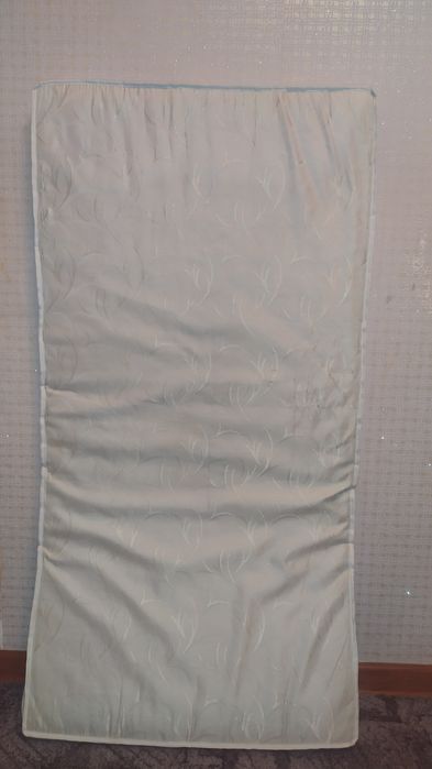 Продам три дитячих матраци в гарному стані.