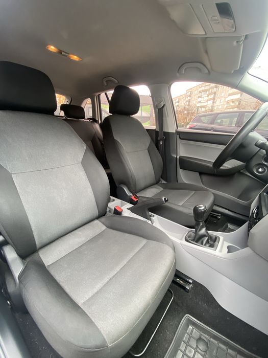 Skoda Rapid 2015 року