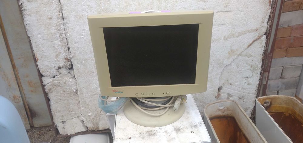 Монитор Fujitsu-Siemens C383FA