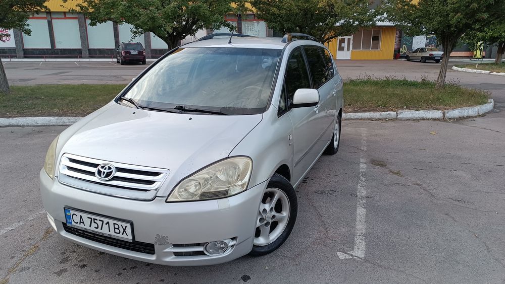 Toyota Avensis Verso 7місць 2003рік