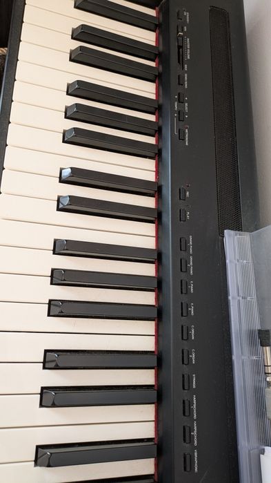 Piano  Yamaha  P-85