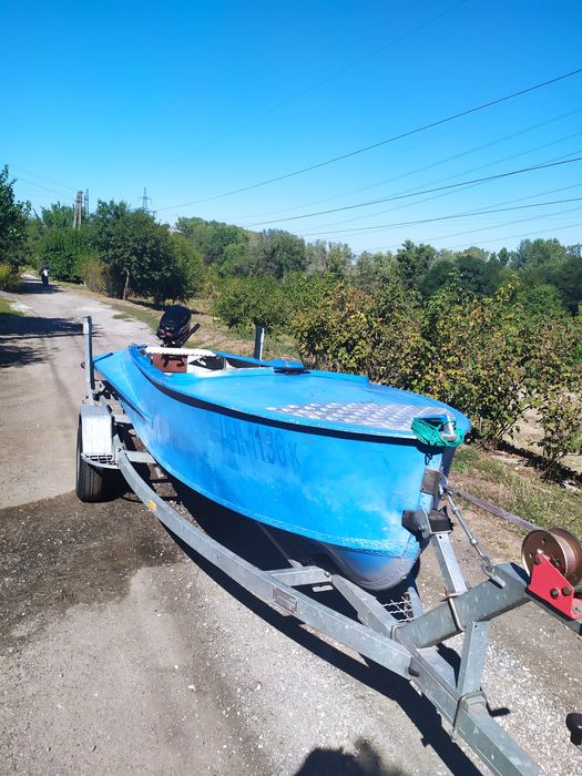 Продам лодку Южанка