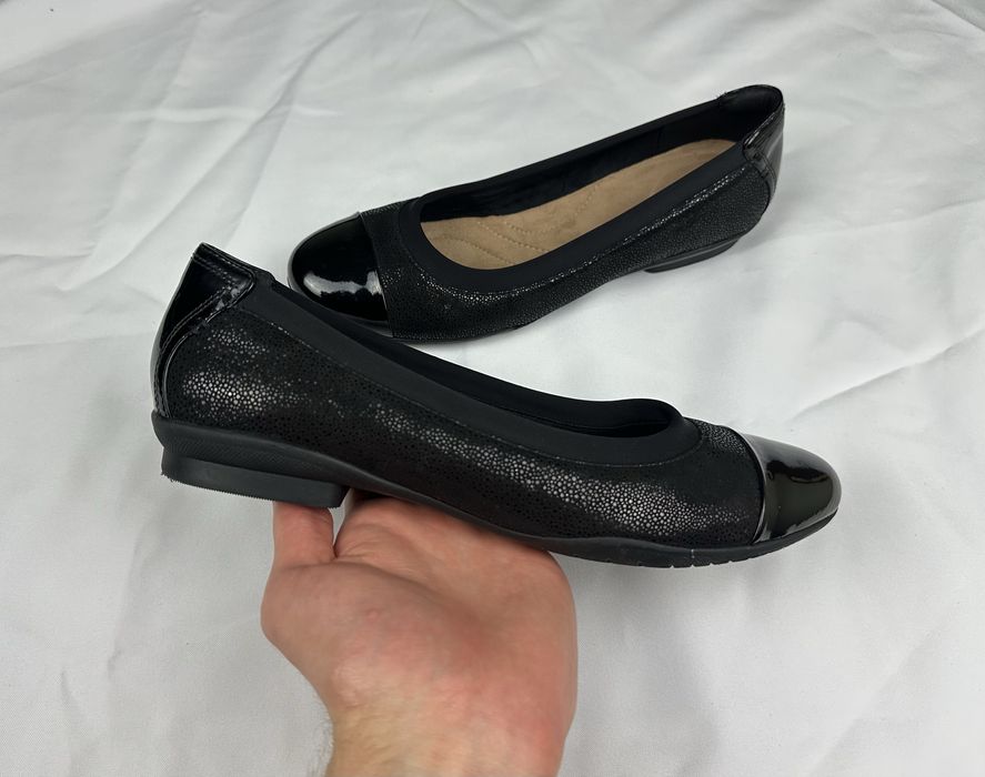 Оригінальні преміальні туфлі балетки Clarks Neenah 41,5 розмір 27 см