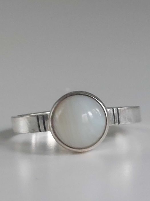 Sprzedam stary, srebrny pierścionek wykonany przez Metaloplastykę