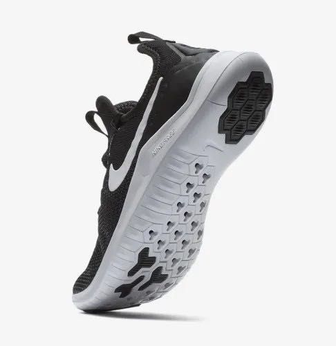 Фітнес бігові кросівки Nike Free Tr8 р 37,5