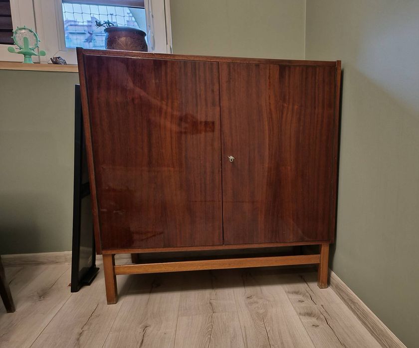 Szafka wolnostojąca z PRL