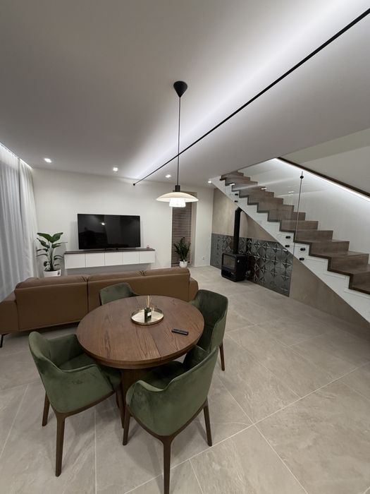 Продам будинок в Брюховичах з сучасним ремонтом