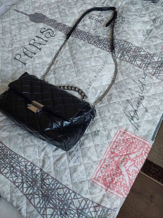 Продам женскую сумку б/у