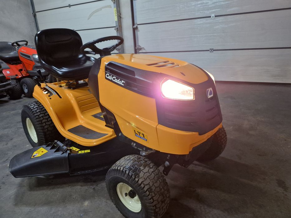 Kosiarka traktorek cub cadet LT 1