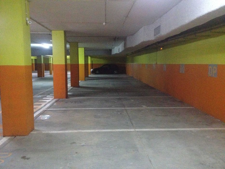 Arrendam-se lugares de garagem - junto à C. M. Gaia