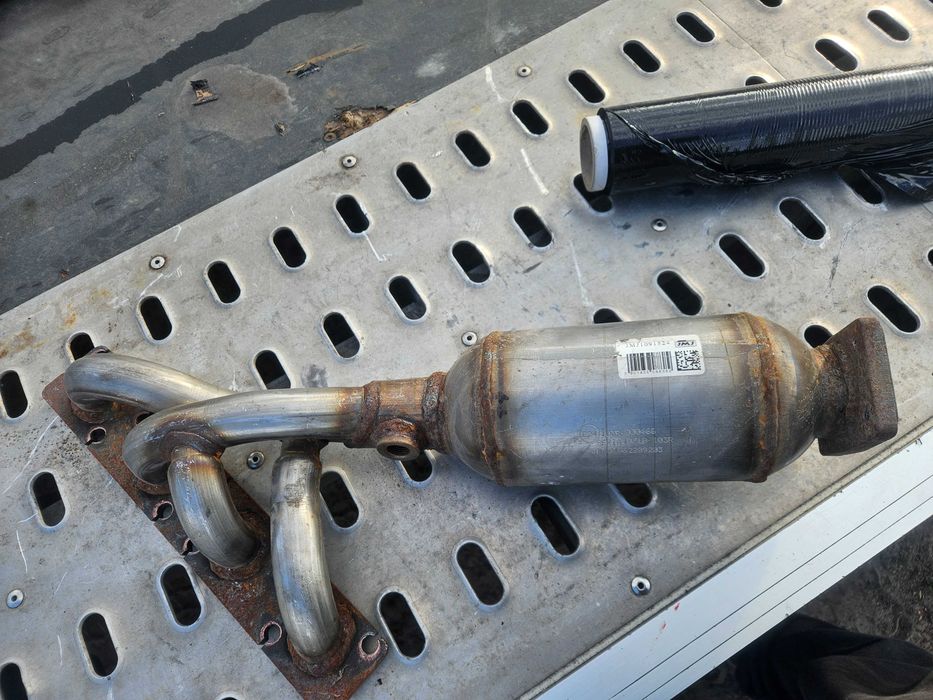 Katalizator bmw e90 e81 116i 118i 318i 320i kolektor nowy!