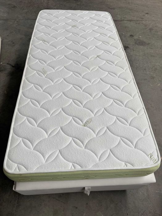 Camas elevatórias com colchão e arrumação 1,95 x 0,90