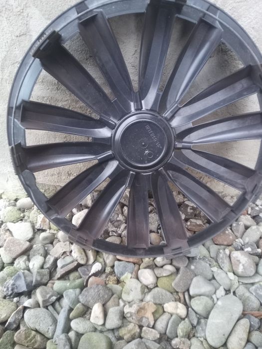 Czarne kołpaki-rozmiar 16