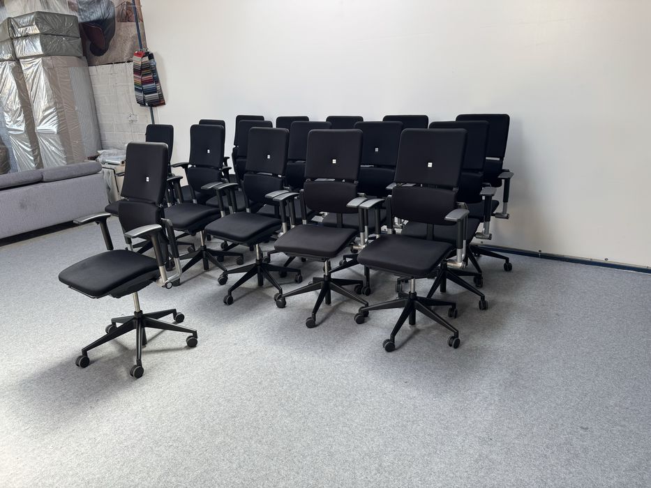 Krzesło biurowe obrotowe Please Steelcase