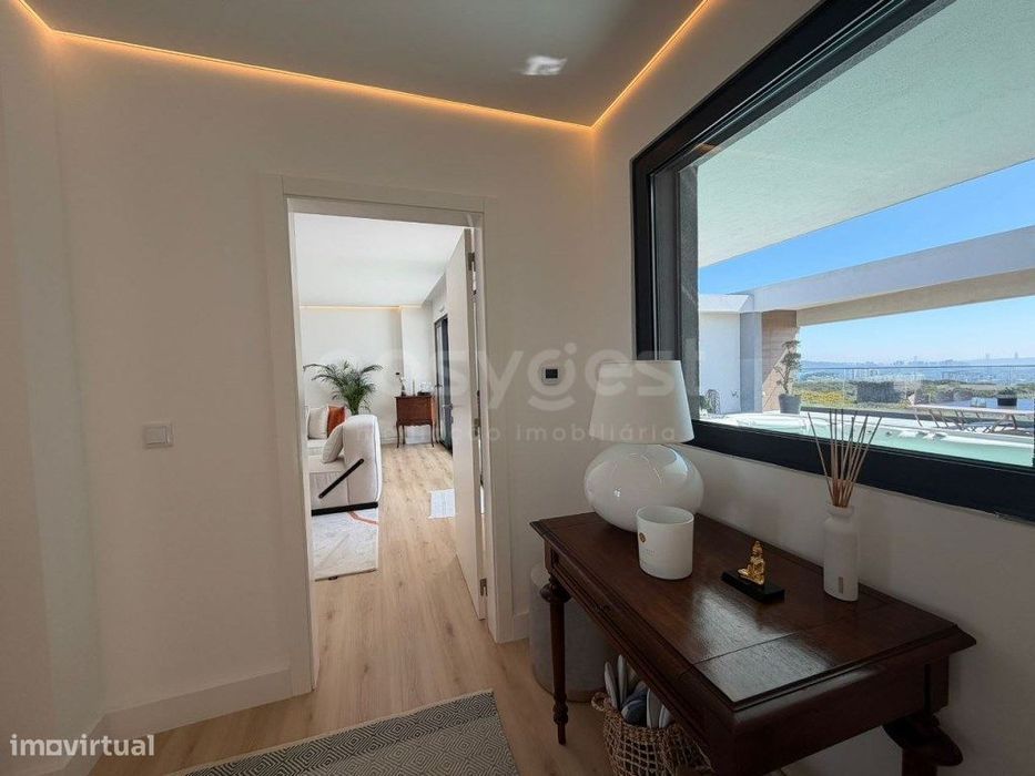 Exclusivo T4 de Luxo no Condomínio Sky City - Terraço de 185m² com ...