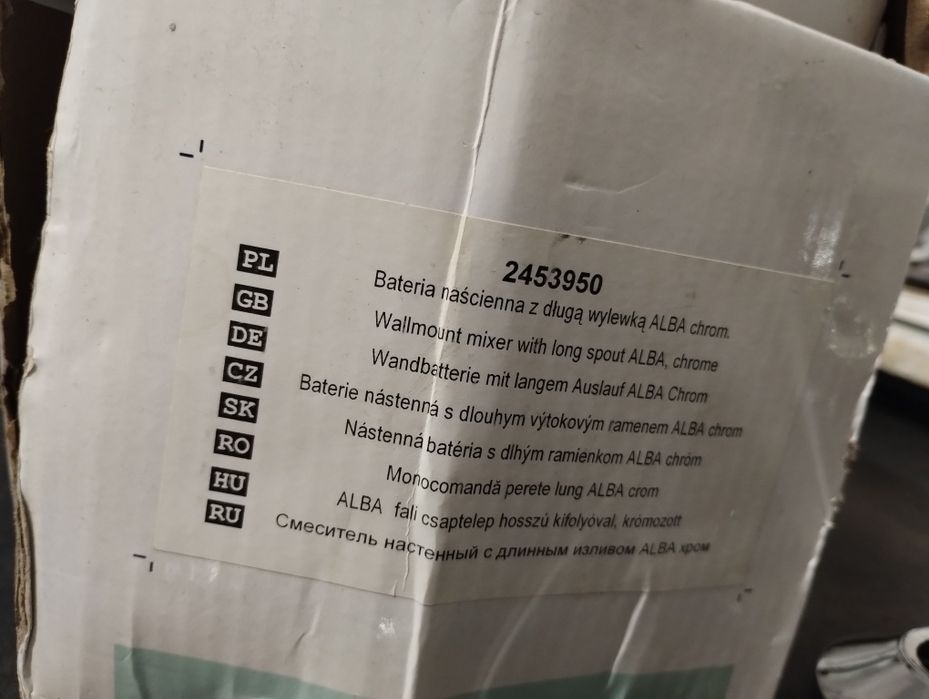 Nowy Kran na ścianę z długą wylewką