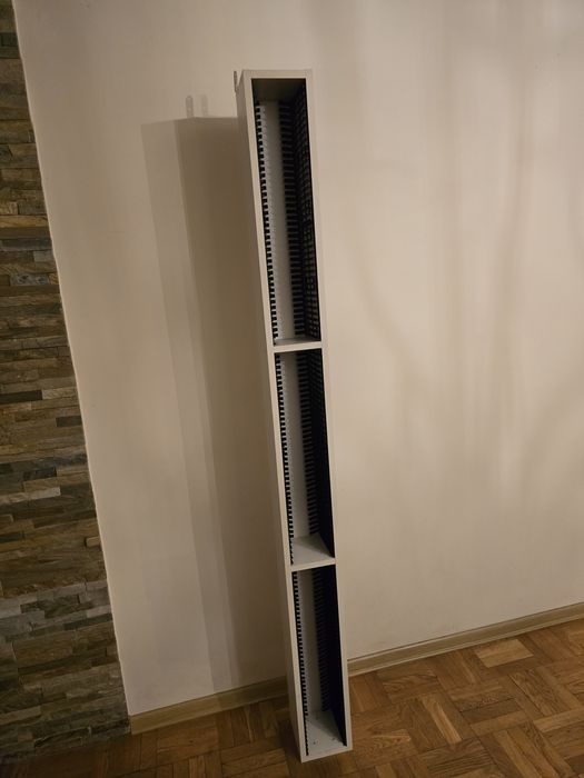 Drewniany stojak na płyty CD/DVD