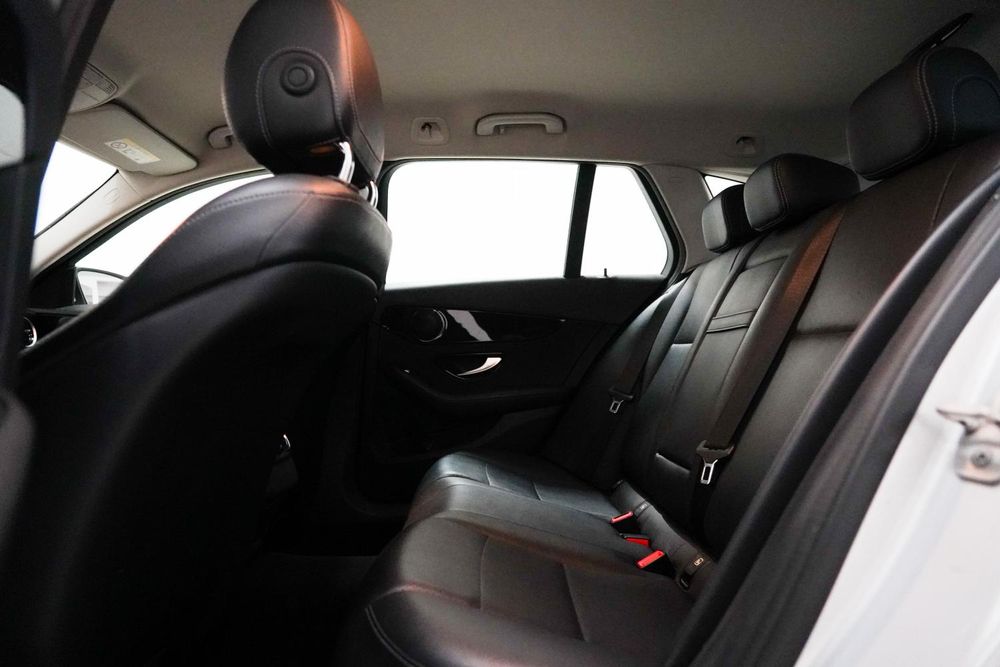 Mercedes-Benz C 200 — fotografia 7