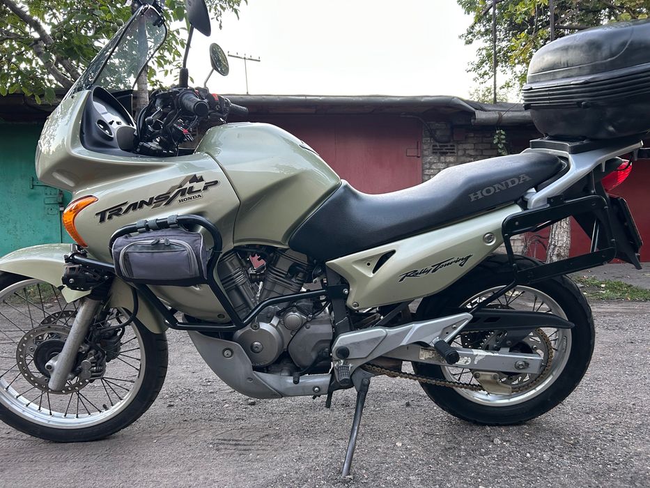 А мотоцикл Honda transalp 650