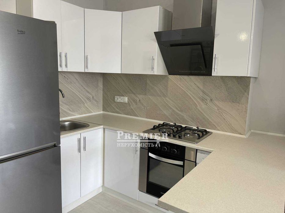 Продам квартиру з ремонтом