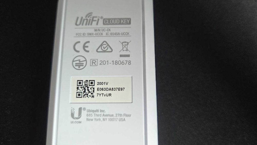 Ubiquiti Security Gateway USG-PRO-4 + Cloud Key UC-CK
