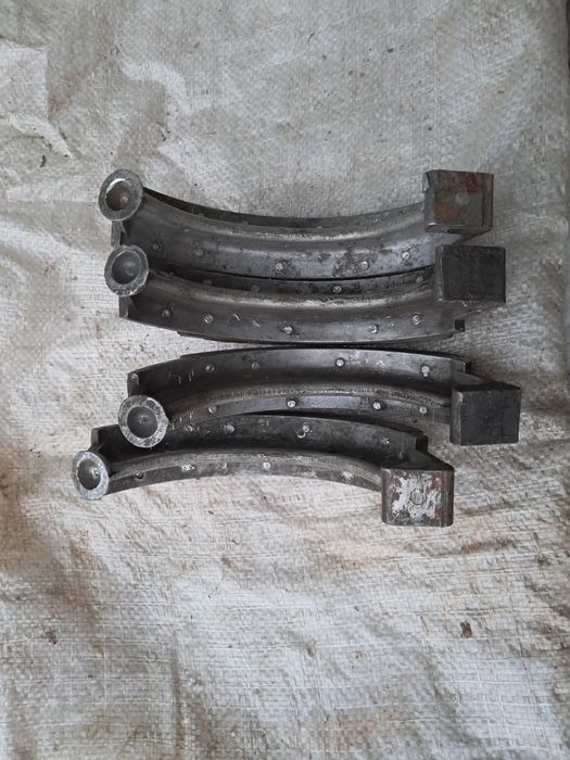 Гальмівні колодки Дніпро(МТ), УРАЛ, К750, М72.
Пара 500 грн.