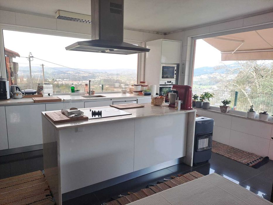 Quinta com 9.000m  no alto do Mozinho em Penafiel